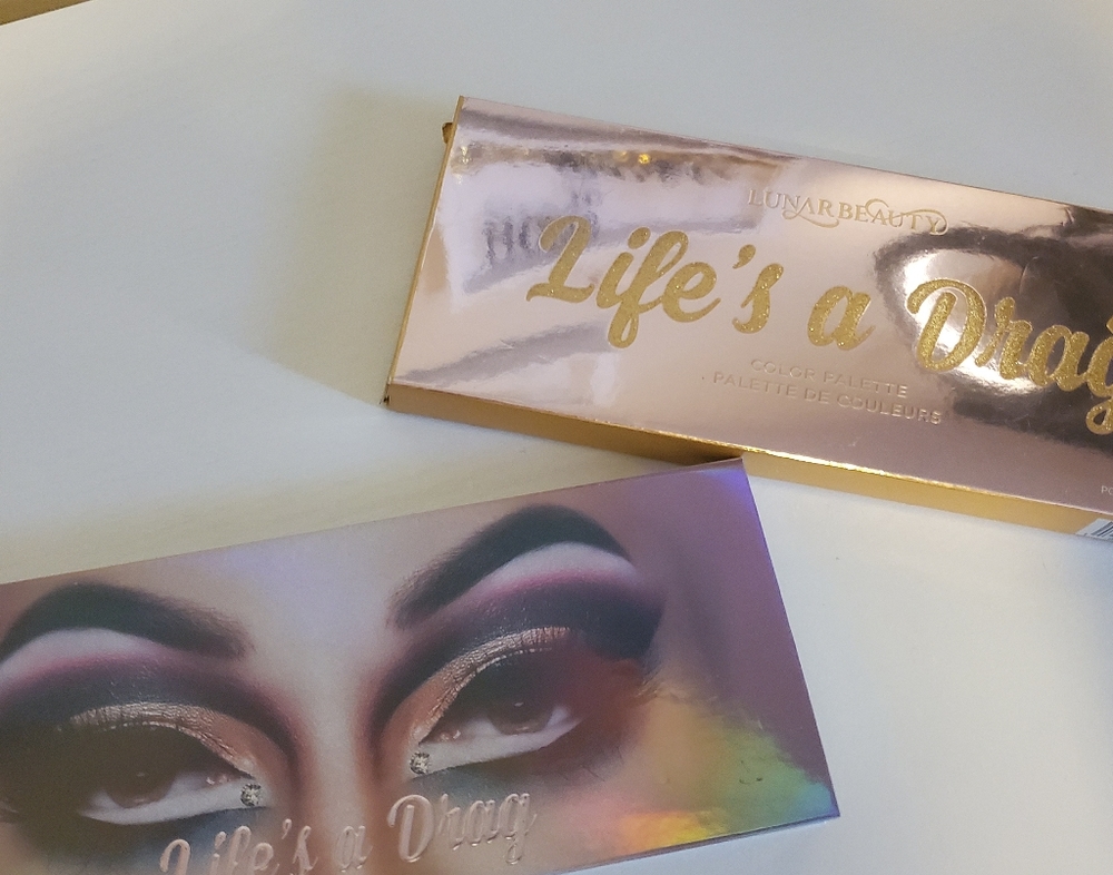 Eyeshadow palette